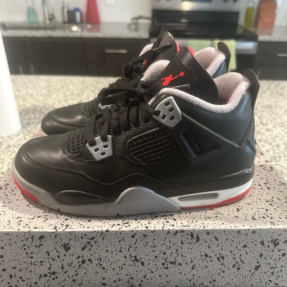 Jordan 4 “reimagined” size 6y girl size
